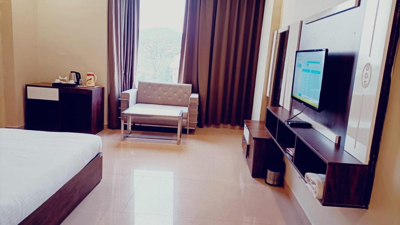 Hotel Emperor Paradise Bilaspur  Exterior photo