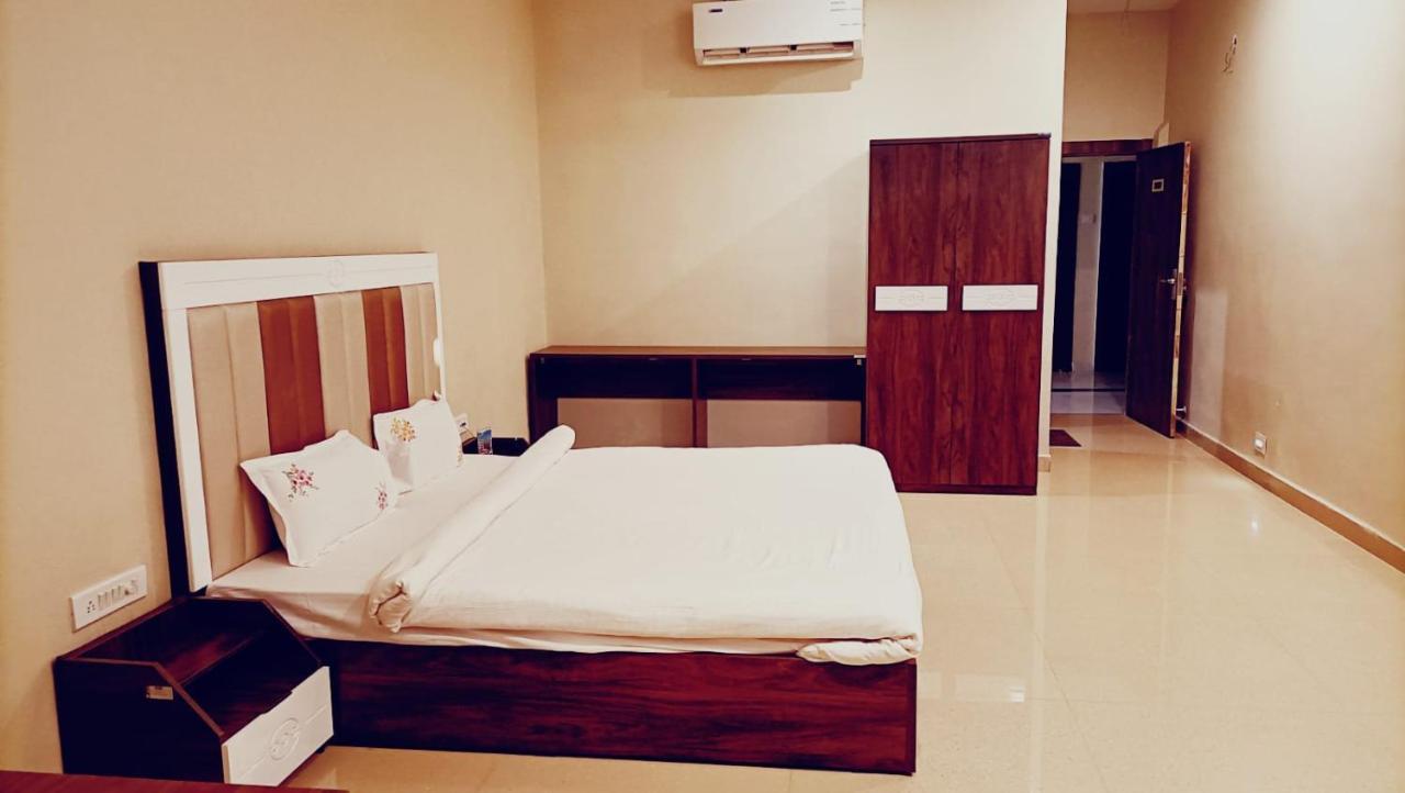 Hotel Emperor Paradise Bilaspur  Exterior photo