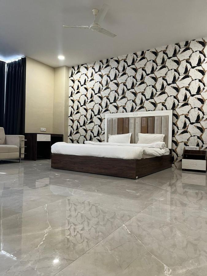 Hotel Emperor Paradise Bilaspur  Exterior photo