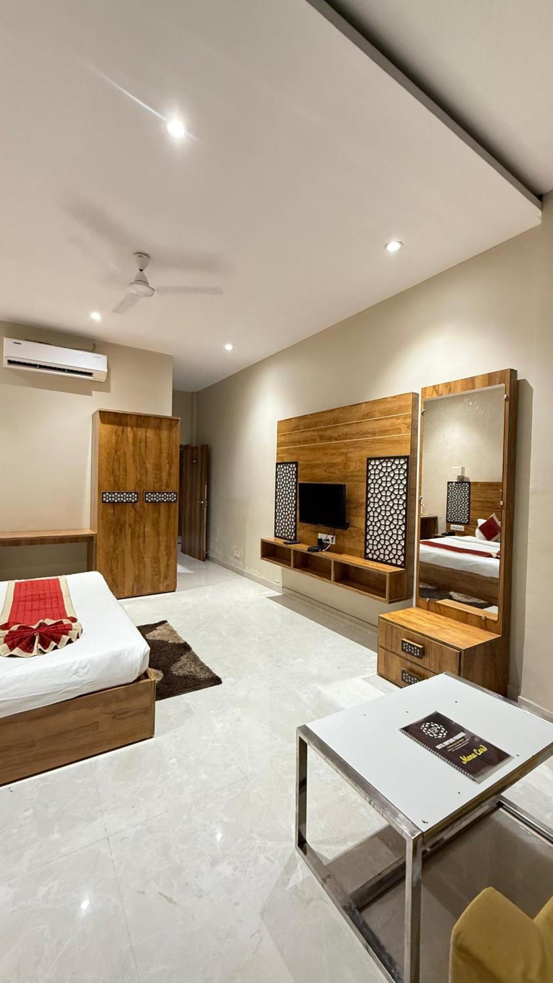 Hotel Emperor Paradise Bilaspur  Exterior photo