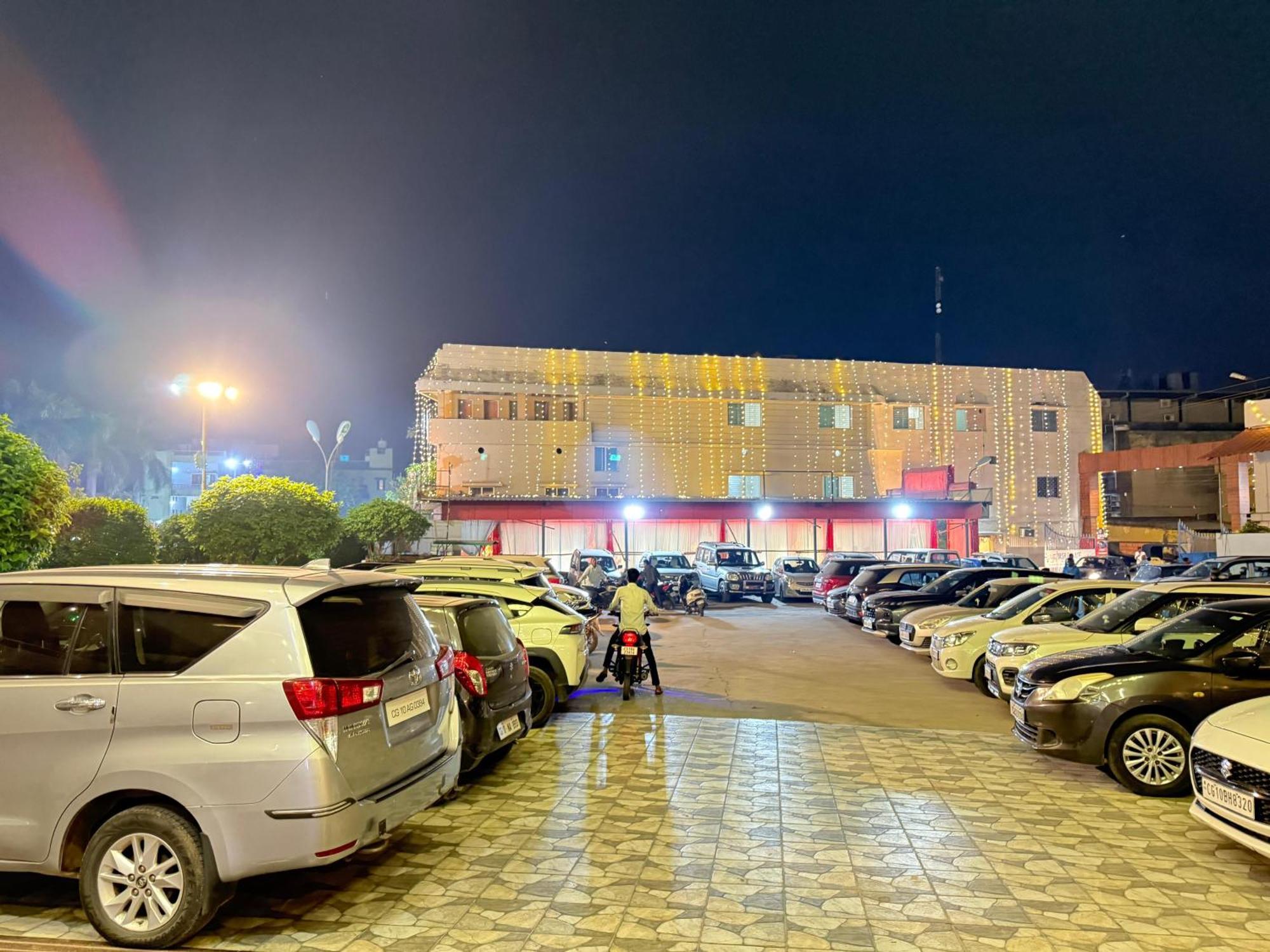 Hotel Emperor Paradise Bilaspur  Exterior photo